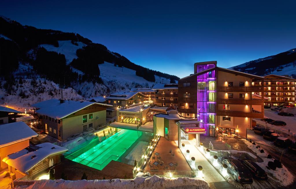 Alpinresort Valsaa - Sport & Spa ザールバッハ・ヒンターグレム エクステリア 写真