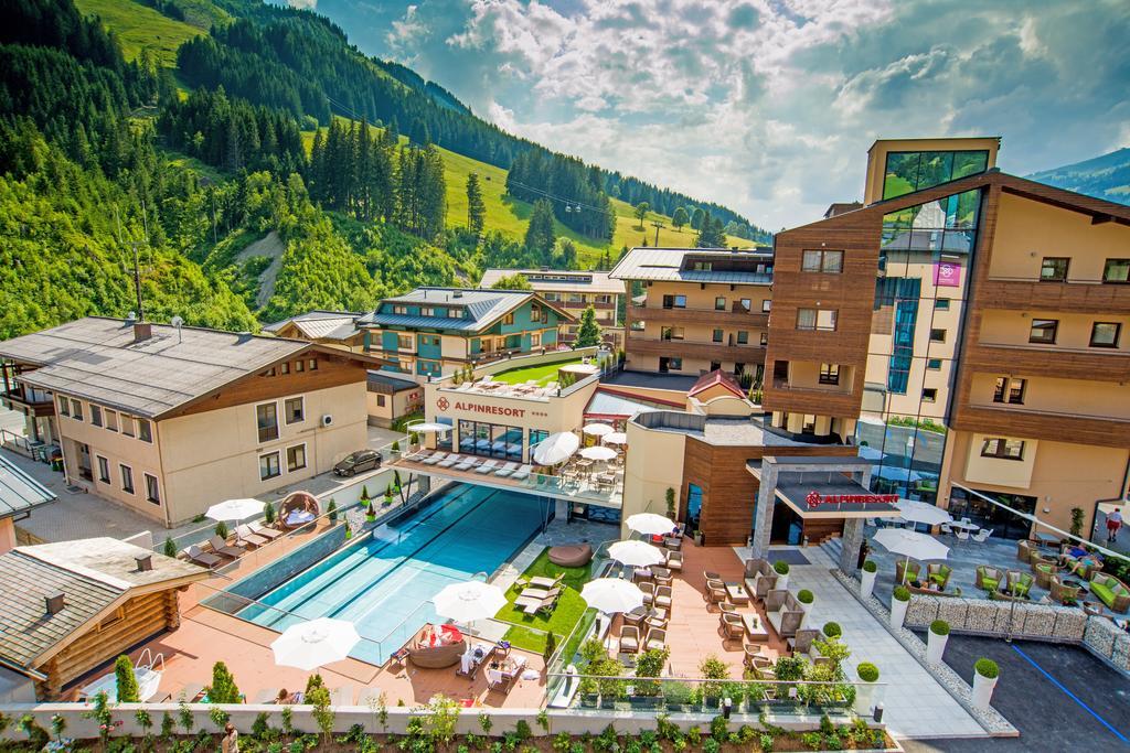 Alpinresort Valsaa - Sport & Spa ザールバッハ・ヒンターグレム エクステリア 写真